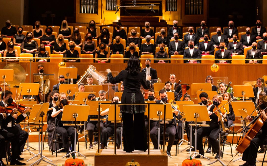 Calurosos aplausos del público premiaron a la Orquesta Metropolitana, al Coro Talía y a su directora Silvia Sanz en la inauguración de su XI temporada en el Auditorio Nacional