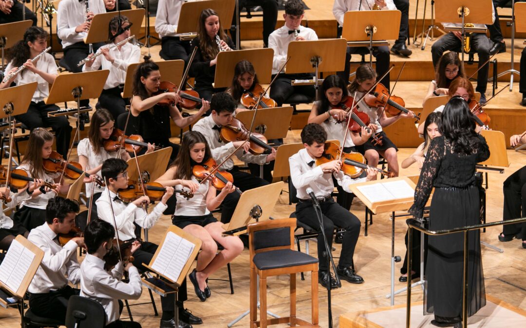 La Orquesta Infantil y Juvenil EOS, dirigida por Silvia Sanz, vuelve a sorprender al público en el Auditorio Nacional con el concierto “Sonidos del Este”, a beneficio de la Fundación Padre Arrupe