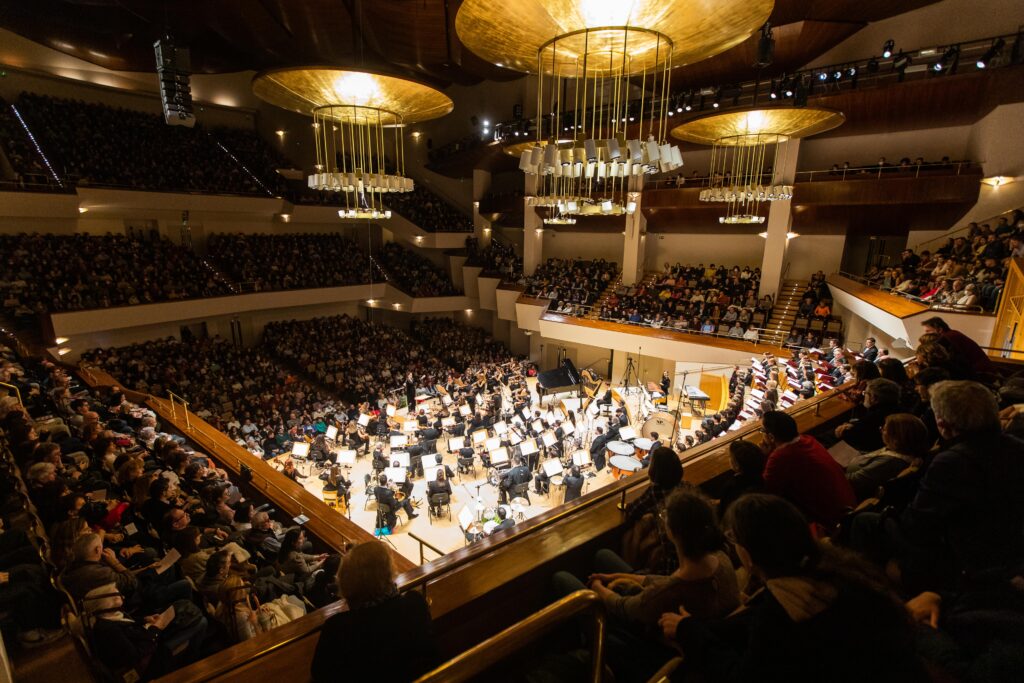 La Orquesta Metropolitana de Madrid y el Coro Talía en uno de sus conciertos de su temporada en el Auditorio Nacional